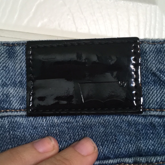 Vintage Levi's High Waist Jeans - Picture 7 of 7